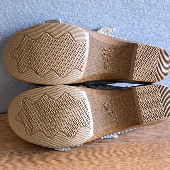 Dansko Sophie Women’s 39 / 9 Snakeskin Metallic Silver Wood Heel Sandals Shoes - Picture 7 of 12